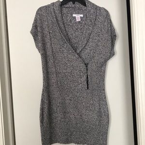 Long, tunic style sweater gray and black